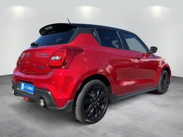 Car image 4