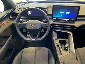 Car image 23