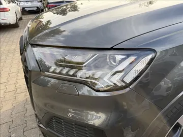 Car image 37