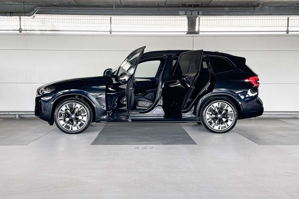 BMW iX3 210 kW image number 3