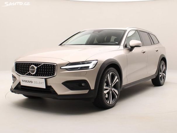 Volvo V60 Cross Country AWD B4 145 kW image number 1