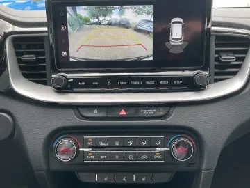 Car image 28