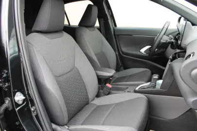 Car image 25