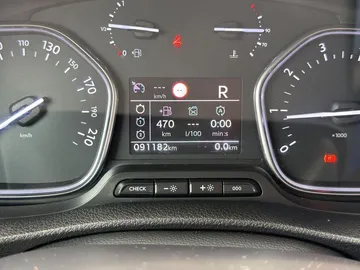 Car image 34