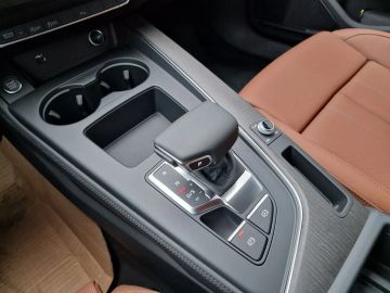 Car image 36