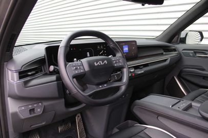 Car image 33