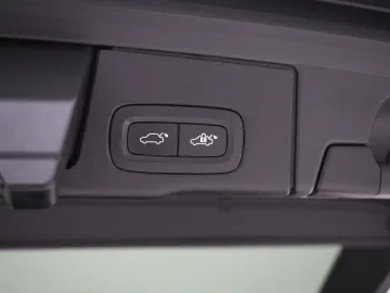 Car image 42