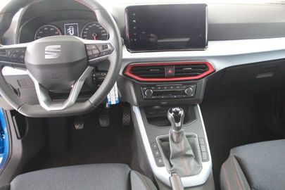 Car image 11