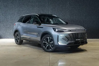 Car image 2