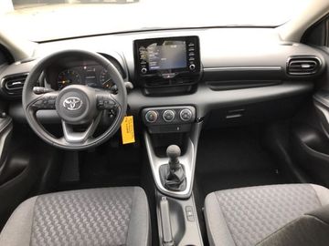 Car image 16