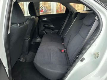 Car image 16