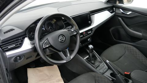 Car image 17