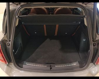 Car image 35