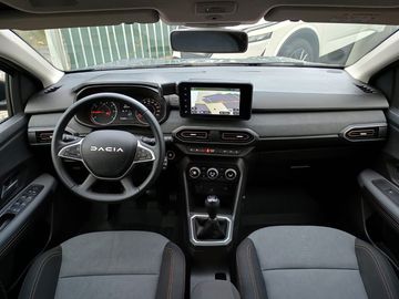 Car image 9