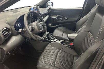 Car image 14