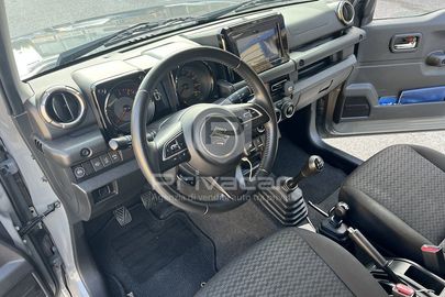 Car image 9