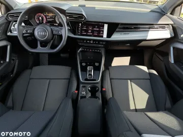Car image 34