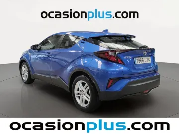 Car image 4