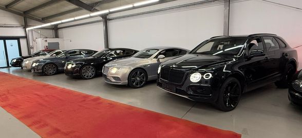 Car image 25