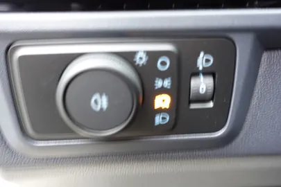 Car image 32