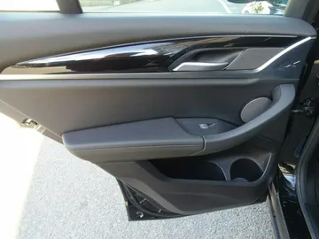 Car image 35