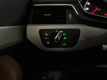 Car image 36