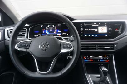 Car image 37