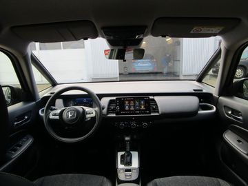 Car image 15