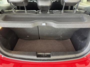 Car image 27