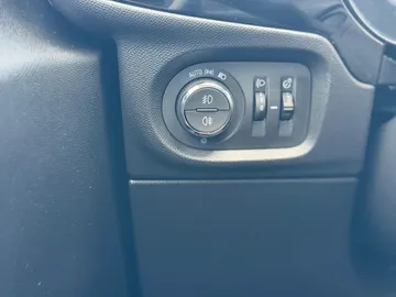 Car image 33