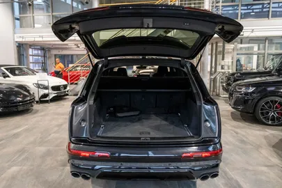 Car image 37