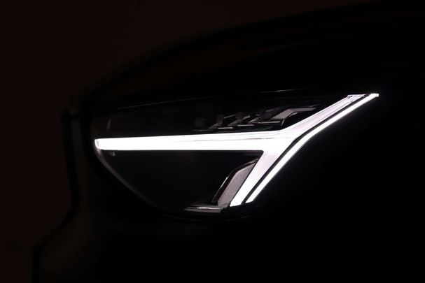 Volvo XC40 B3 Plus Dark 120 kW image number 9