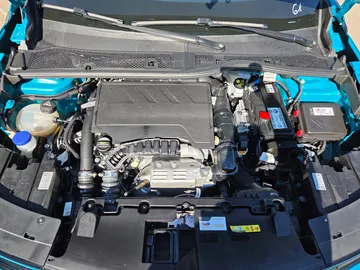 Car image 23