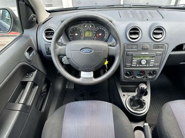 Car image 15