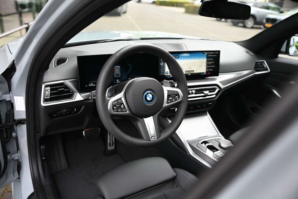 BMW 320 e Touring 150 kW image number 10