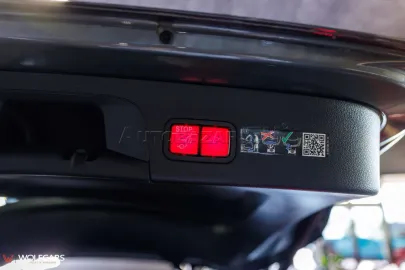 Car image 30