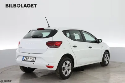 Car image 4