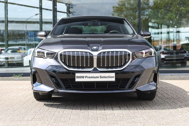 BMW 530 e 220 kW image number 2