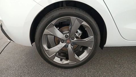 Car image 27
