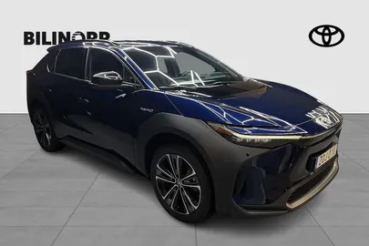 Car image 2