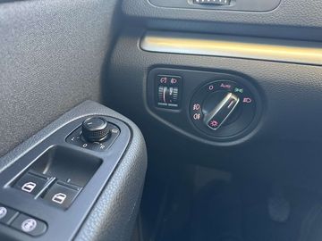 Car image 37