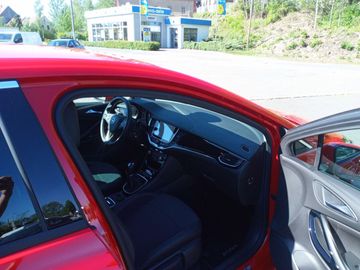 Car image 13