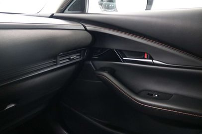 Car image 24