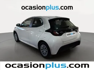 Car image 4