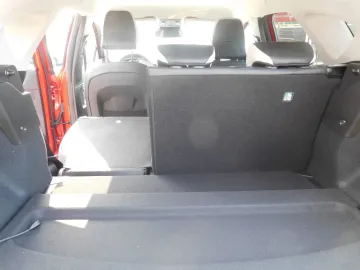 Car image 27