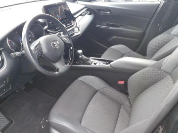 Car image 11