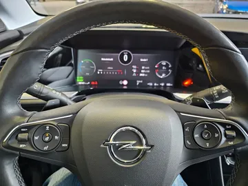 Car image 32