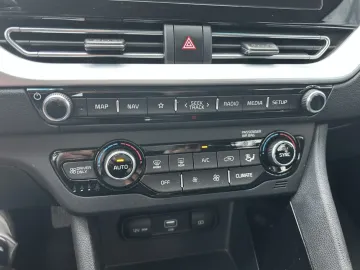 Car image 33