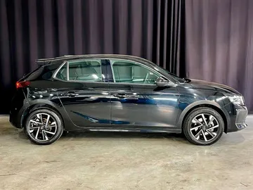 Car image 4