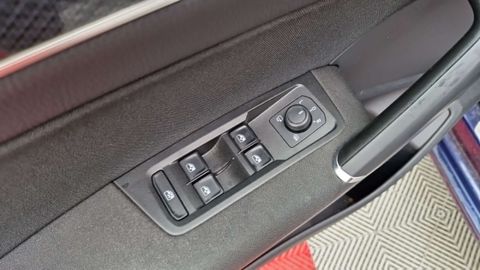 Car image 37